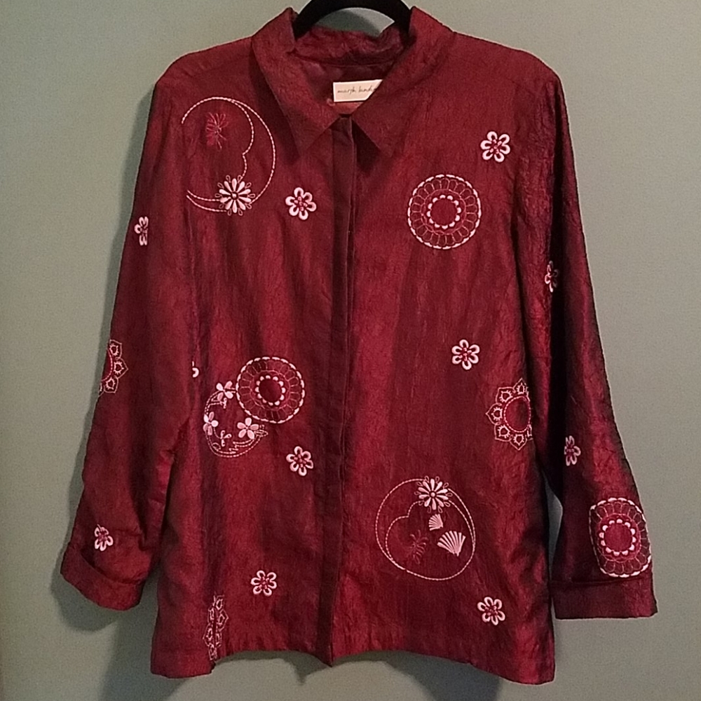 Unique embroidered taffeta overshirt EUC